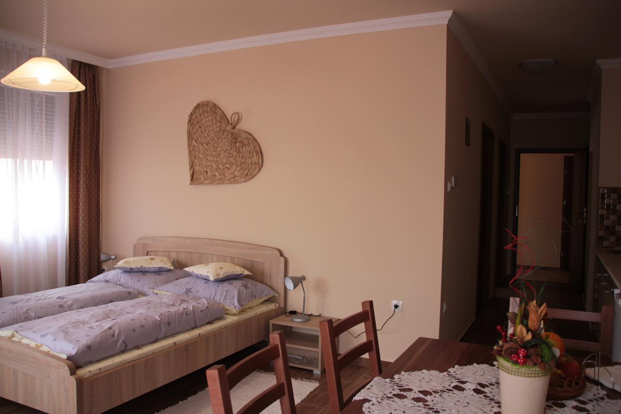 Imola Es Andrea Apartmanhaz 2 Hajdúszoboszló 外观 照片