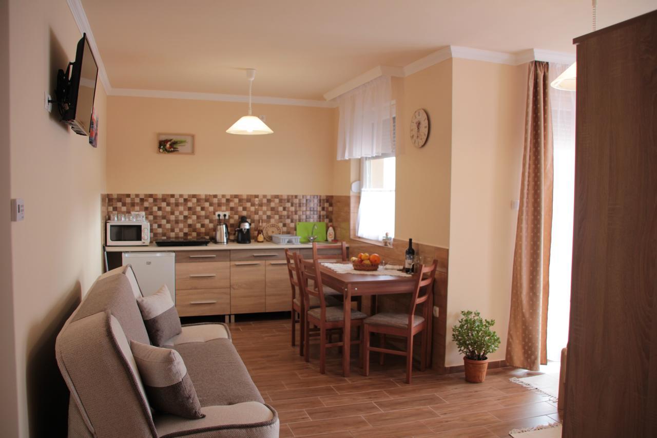 Imola Es Andrea Apartmanhaz 2 Hajdúszoboszló 外观 照片