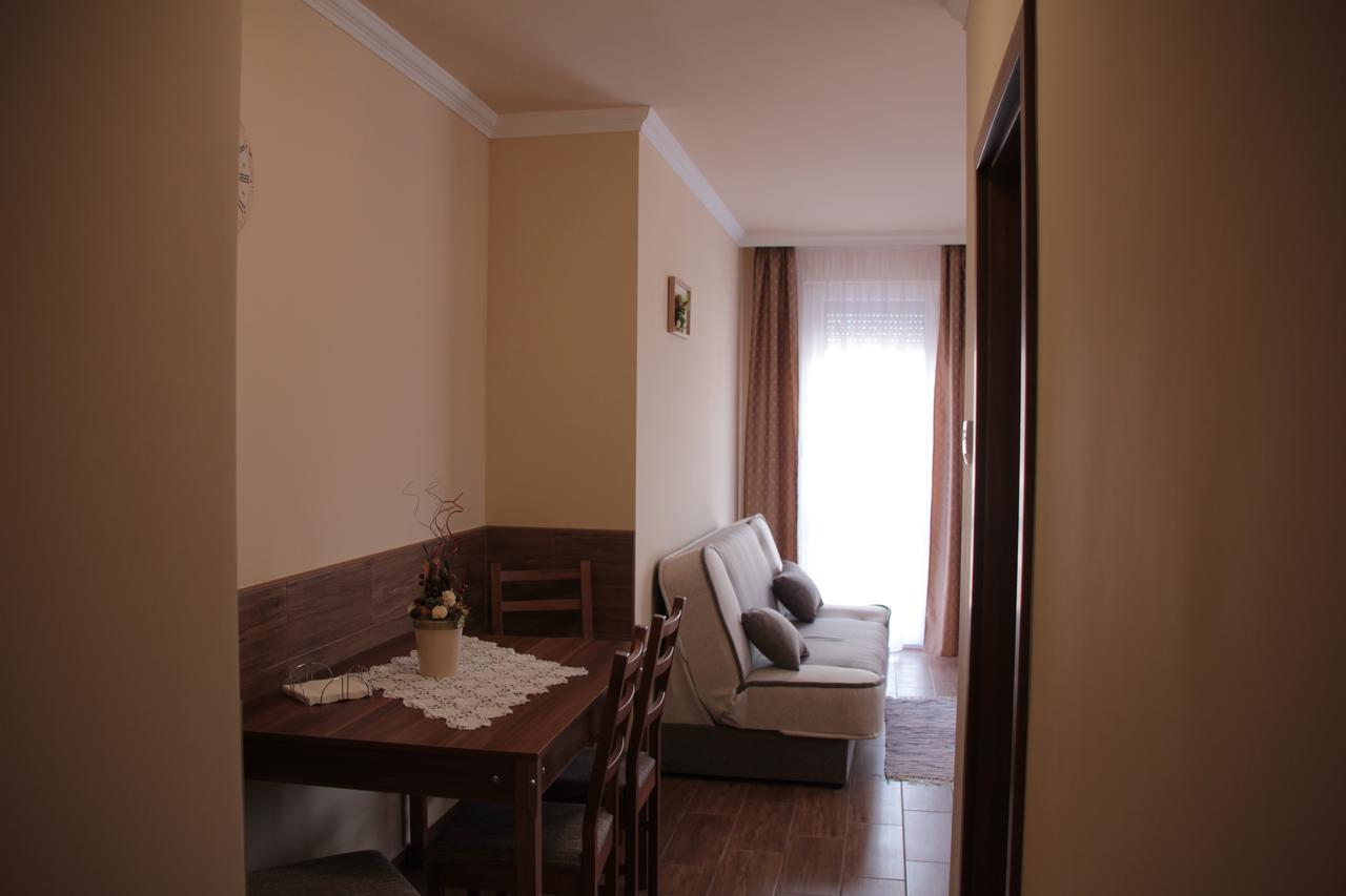 Imola Es Andrea Apartmanhaz 2 Hajdúszoboszló 外观 照片
