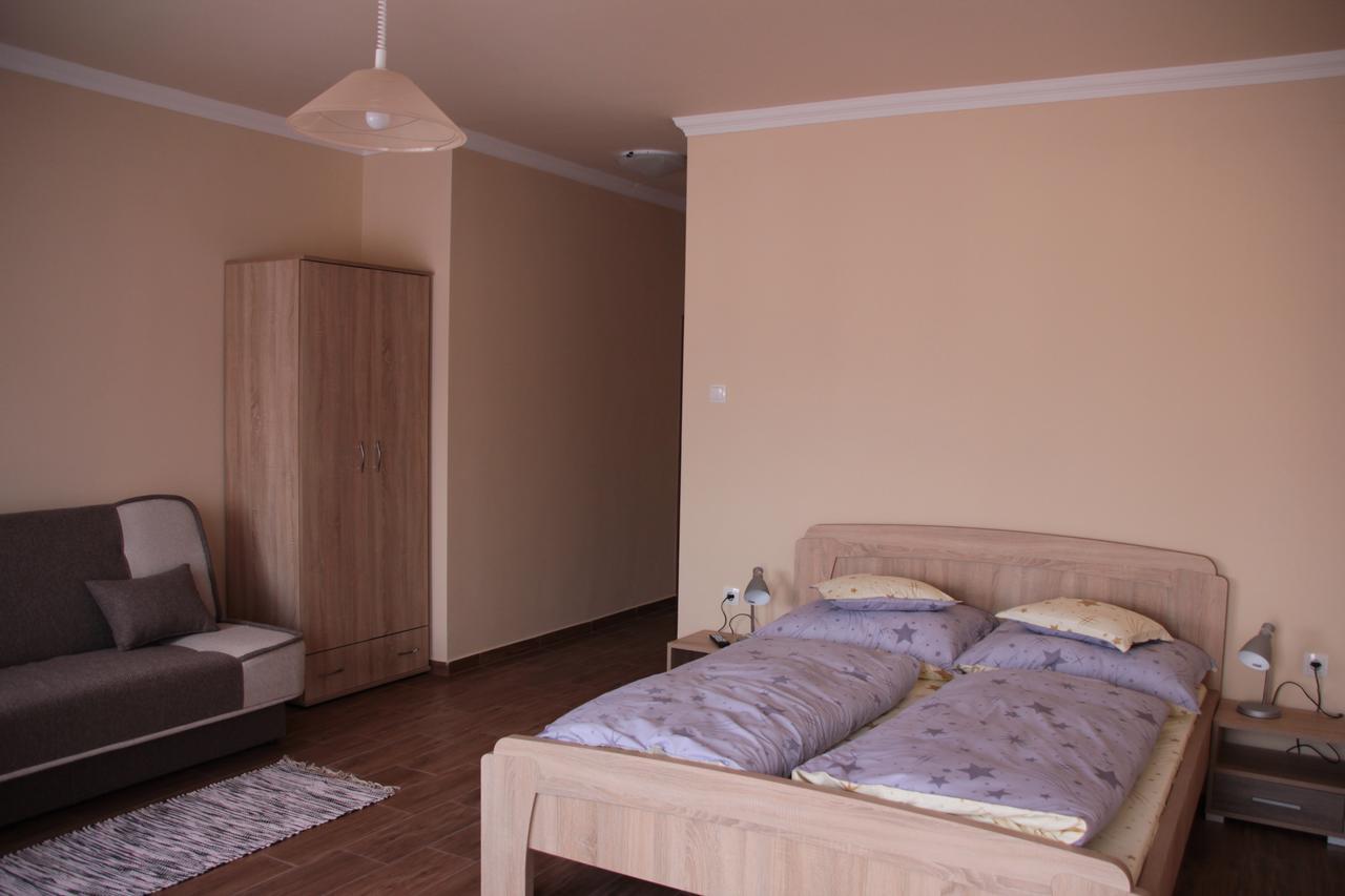 Imola Es Andrea Apartmanhaz 2 Hajdúszoboszló 外观 照片