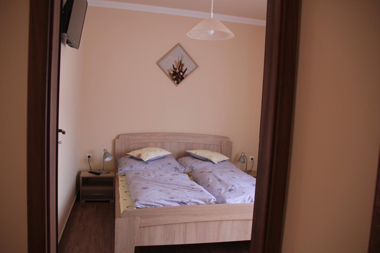Imola Es Andrea Apartmanhaz 2 Hajdúszoboszló 外观 照片