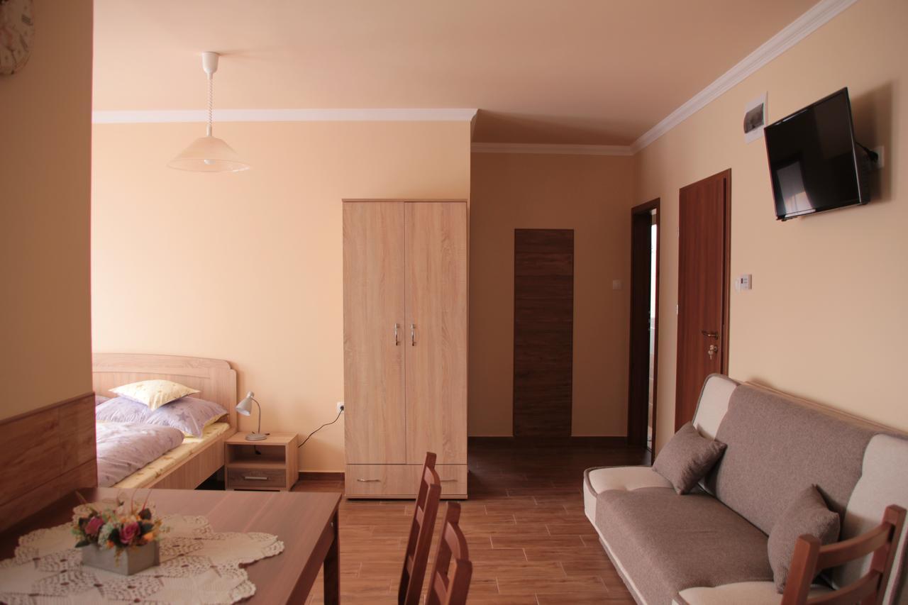Imola Es Andrea Apartmanhaz 2 Hajdúszoboszló 外观 照片