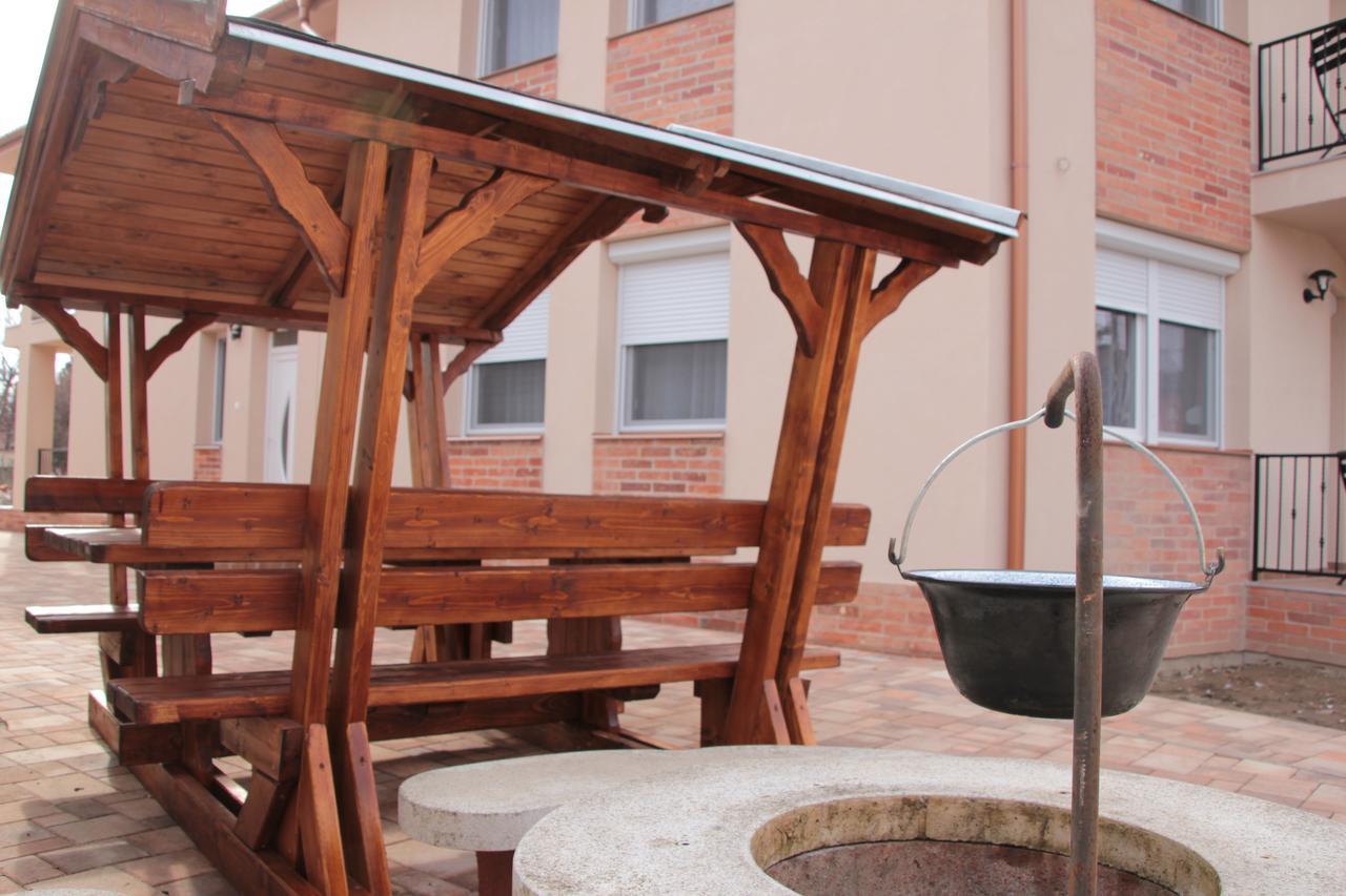 Imola Es Andrea Apartmanhaz 2 Hajdúszoboszló 外观 照片