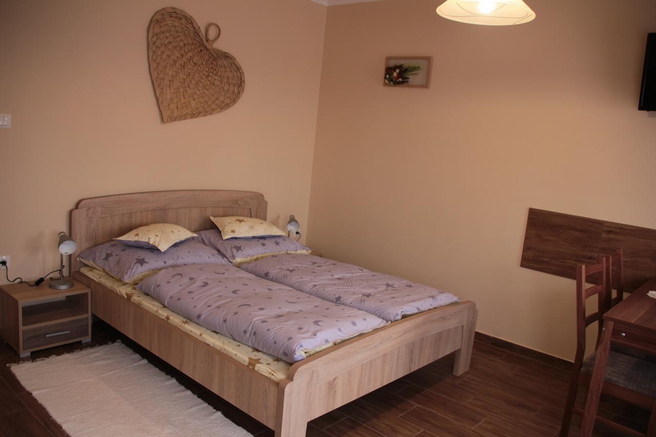 Imola Es Andrea Apartmanhaz 2 Hajdúszoboszló 外观 照片